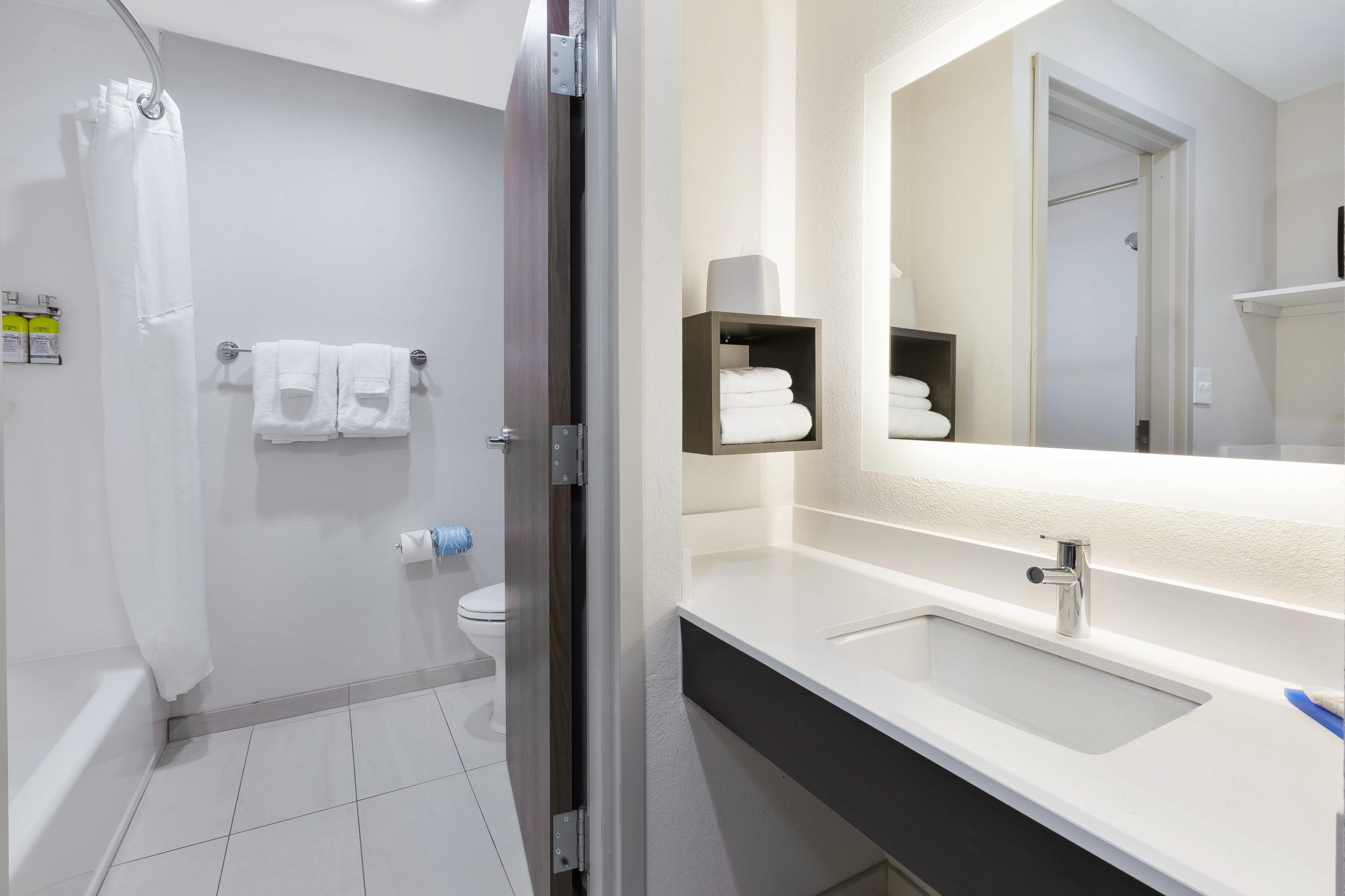 Holiday Inn Express Detroit-Warren/General Motors Technology Center By Ihg Buitenkant foto