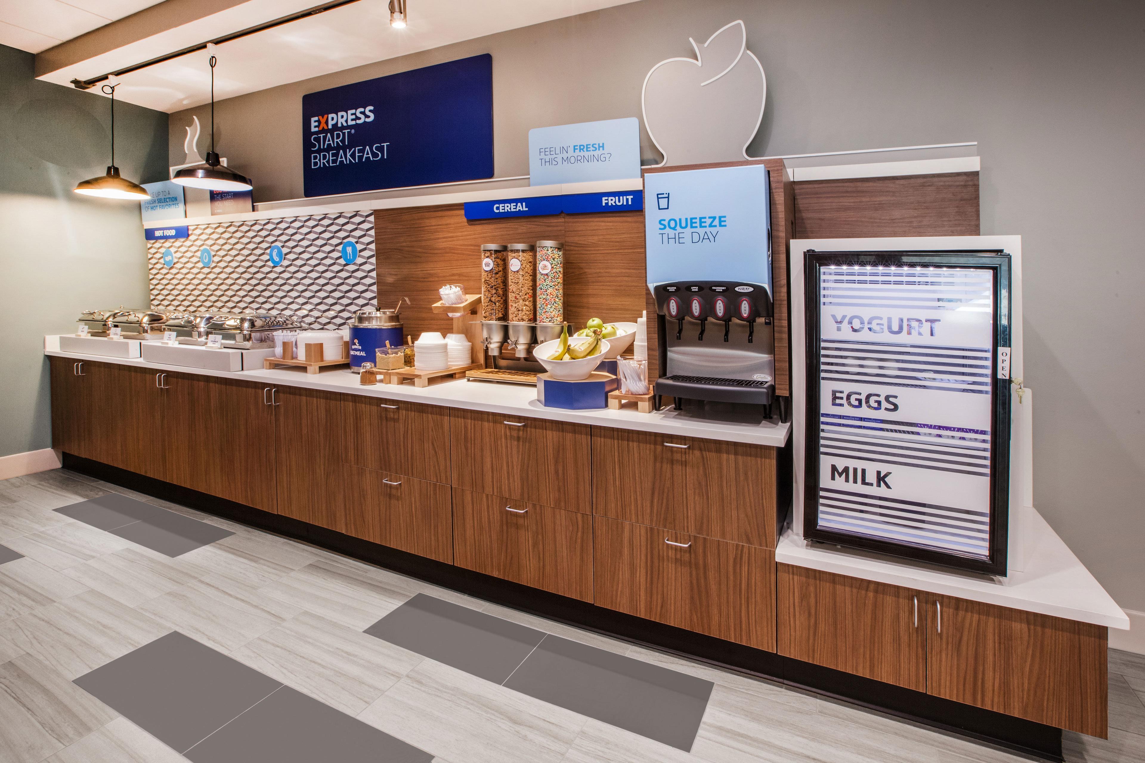 Holiday Inn Express Detroit-Warren/General Motors Technology Center By Ihg Buitenkant foto