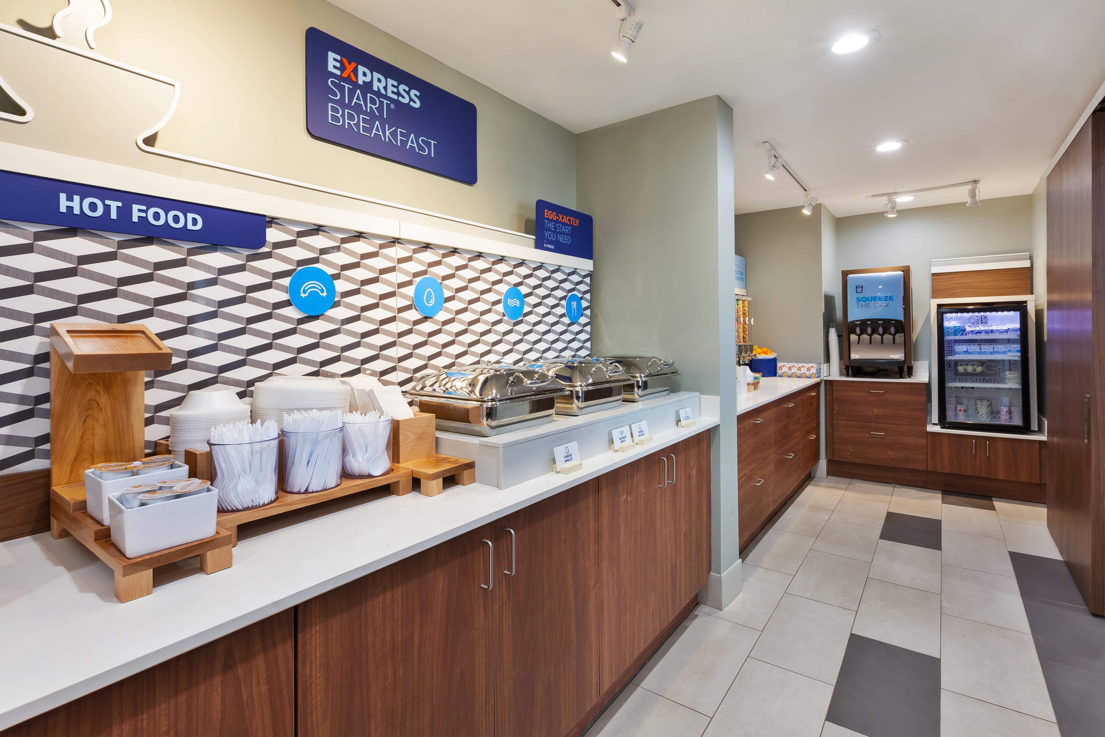 Holiday Inn Express Detroit-Warren/General Motors Technology Center By Ihg Buitenkant foto