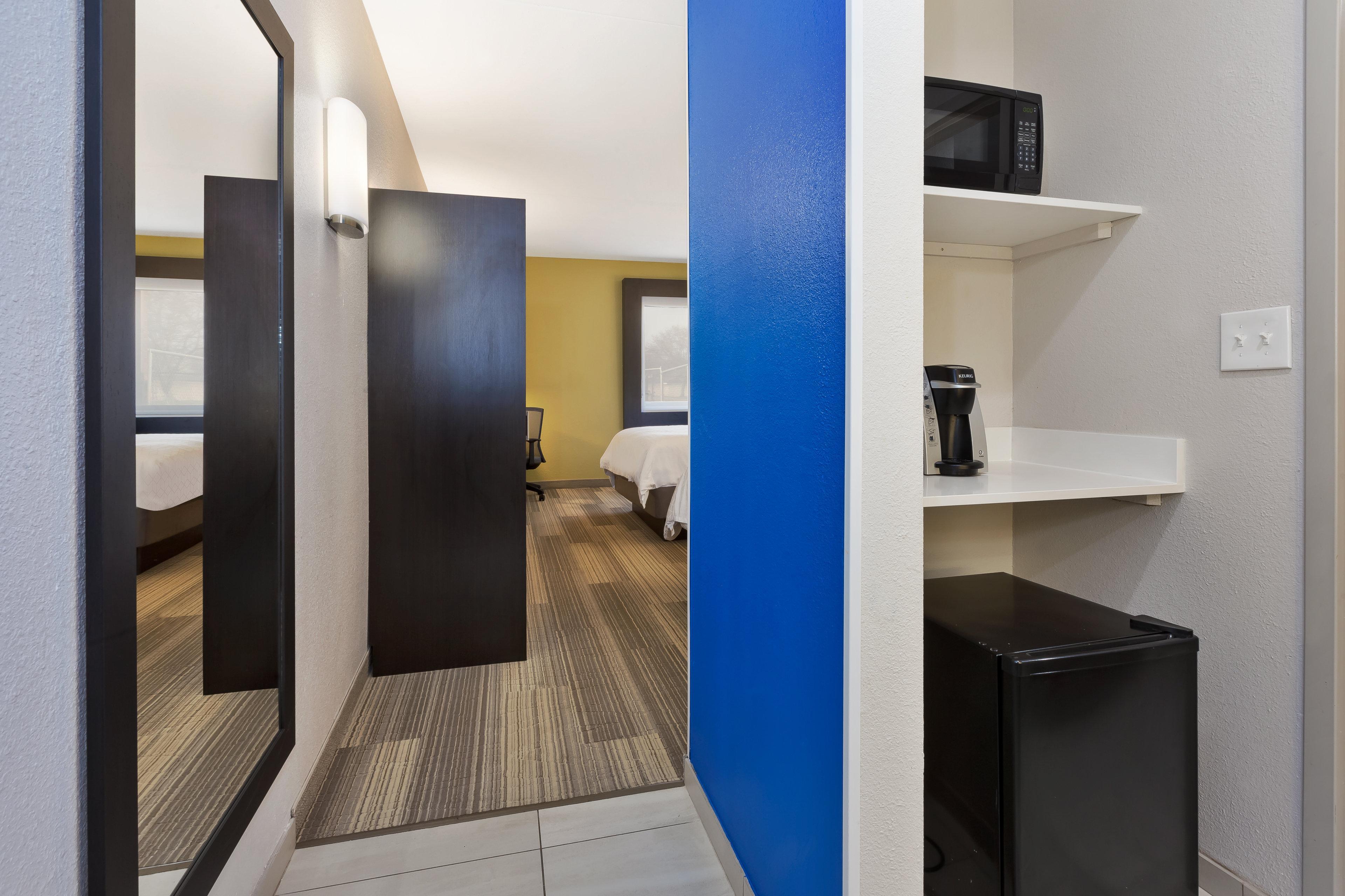 Holiday Inn Express Detroit-Warren/General Motors Technology Center By Ihg Buitenkant foto