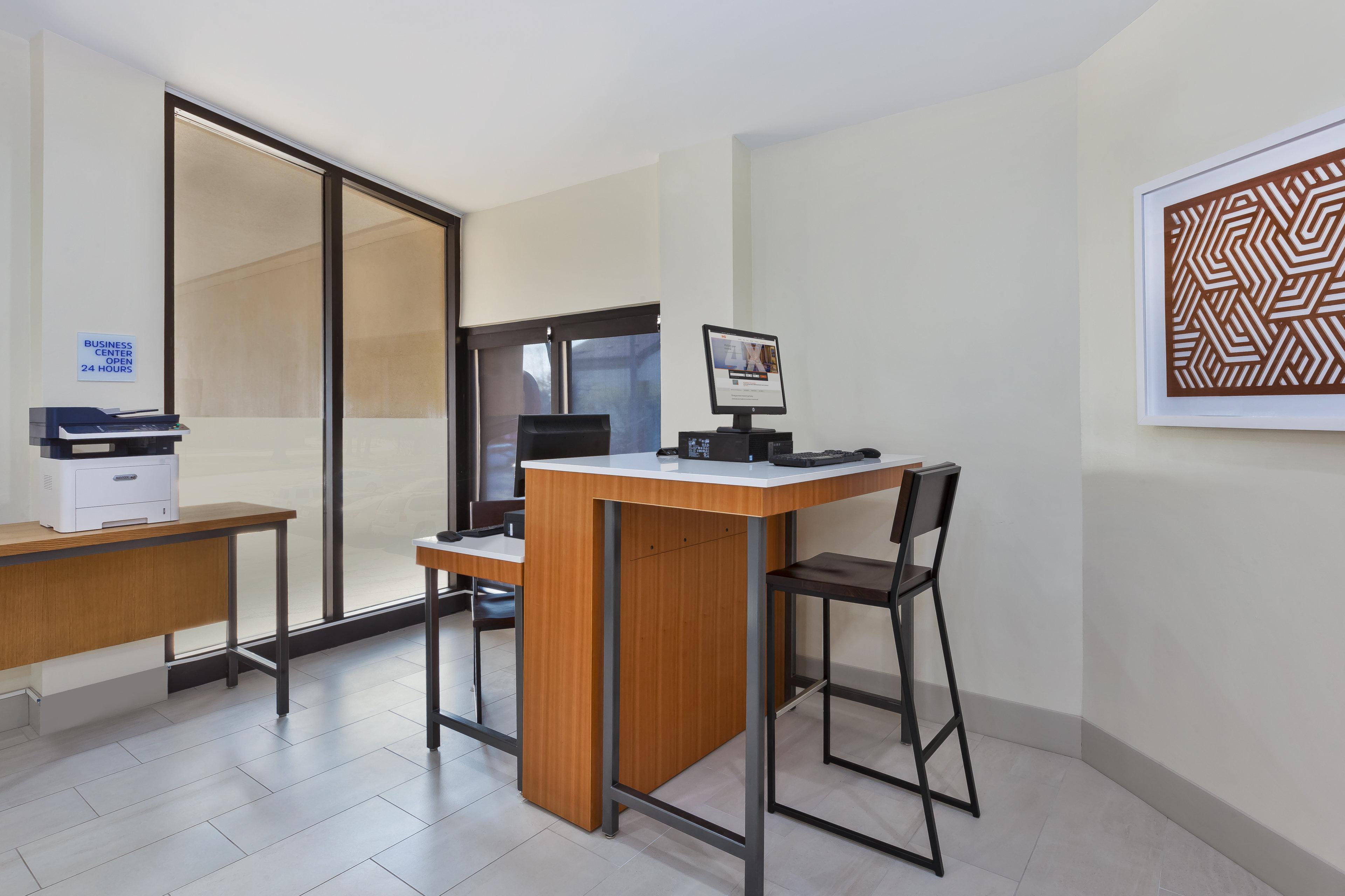Holiday Inn Express Detroit-Warren/General Motors Technology Center By Ihg Buitenkant foto