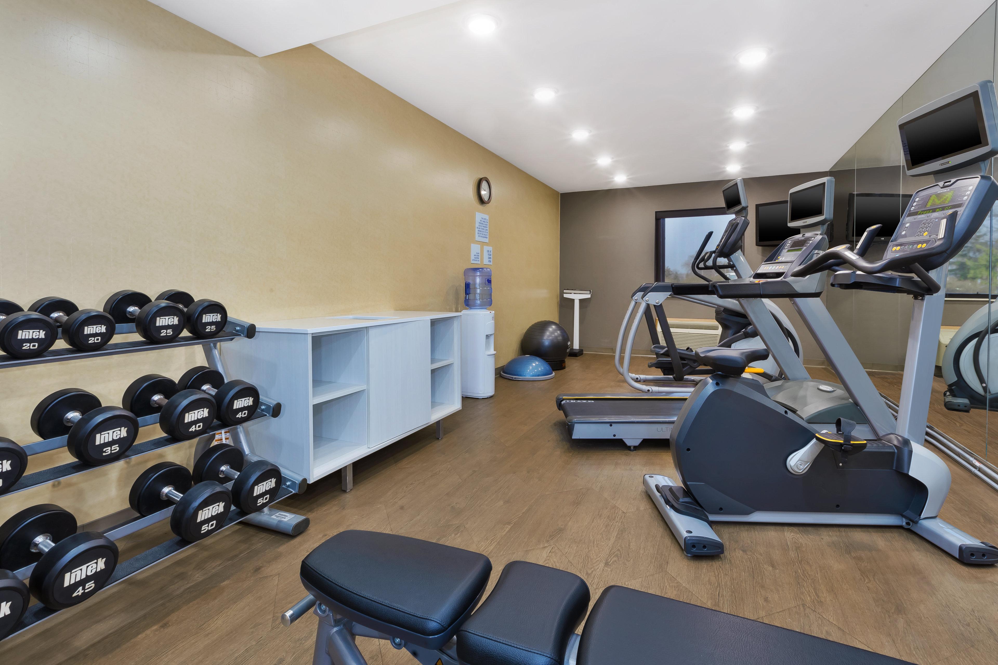 Holiday Inn Express Detroit-Warren/General Motors Technology Center By Ihg Buitenkant foto