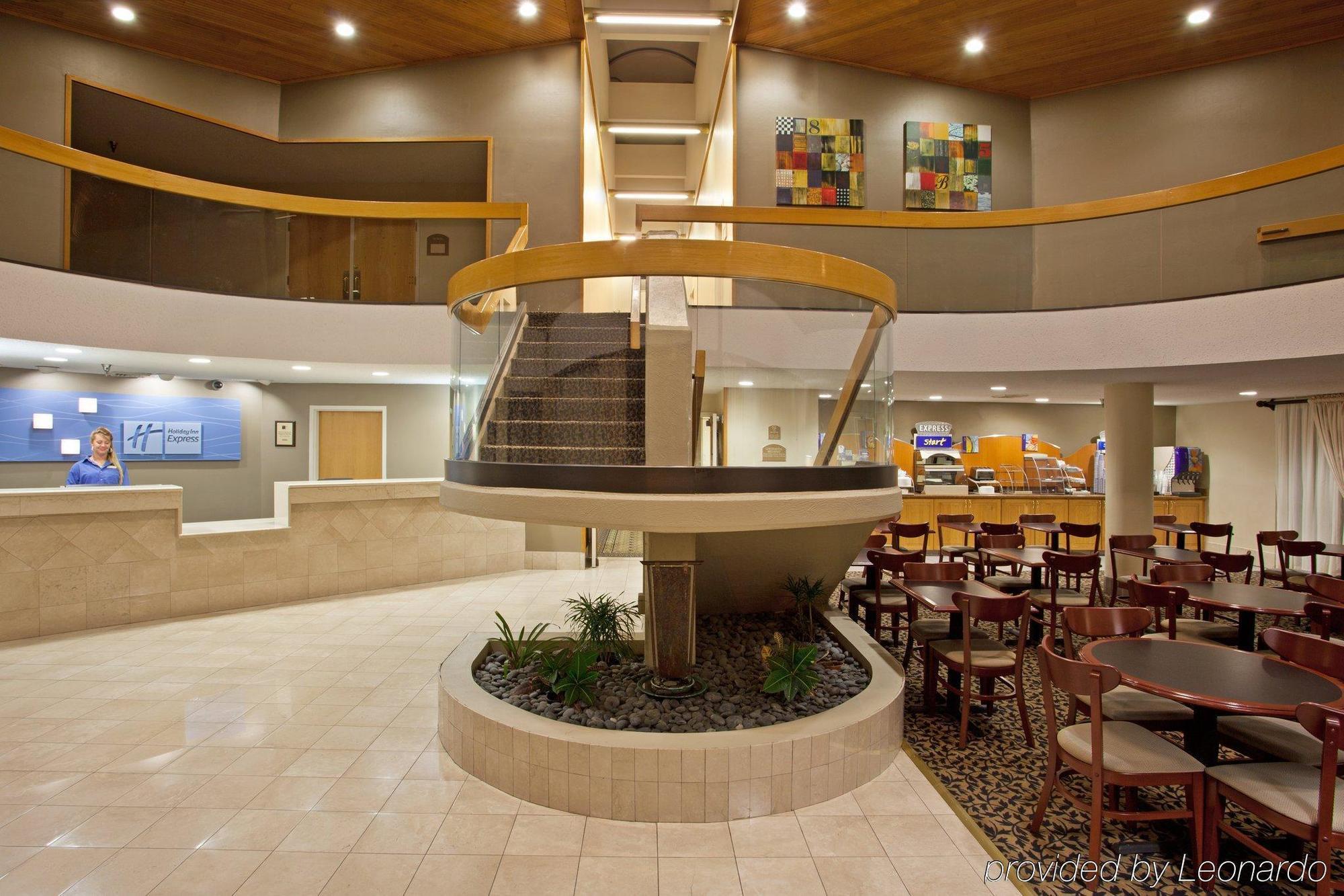 Holiday Inn Express Detroit-Warren/General Motors Technology Center By Ihg Restaurant foto