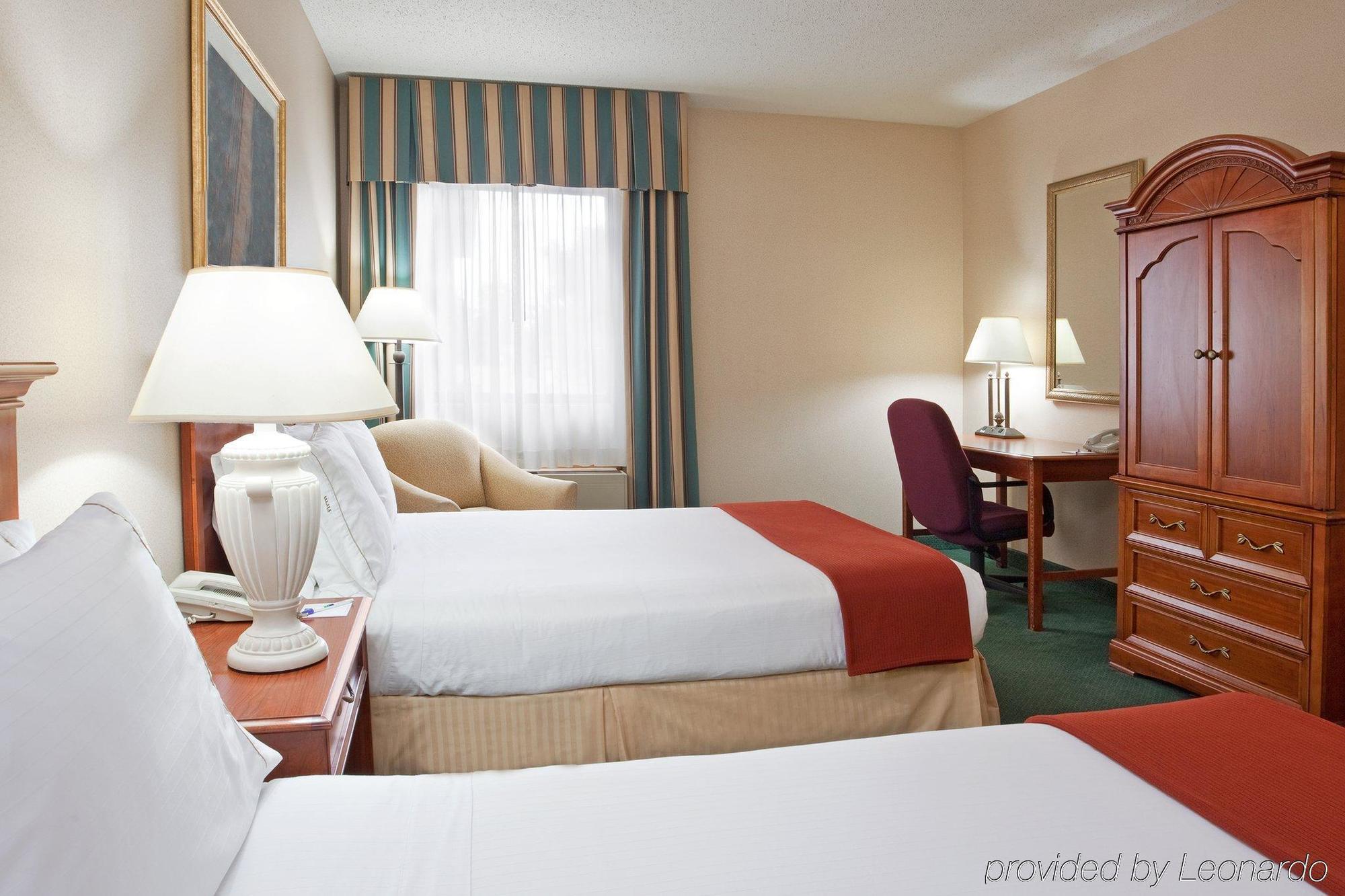 Holiday Inn Express Detroit-Warren/General Motors Technology Center By Ihg Kamer foto