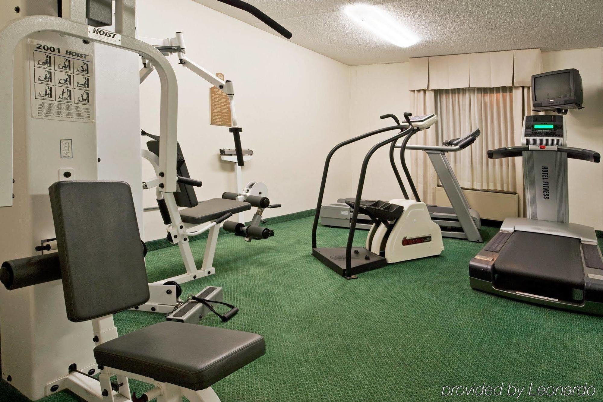 Holiday Inn Express Detroit-Warren/General Motors Technology Center By Ihg Buitenkant foto