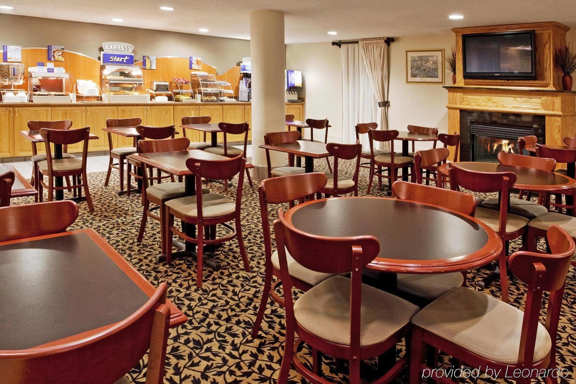Holiday Inn Express Detroit-Warren/General Motors Technology Center By Ihg Restaurant foto